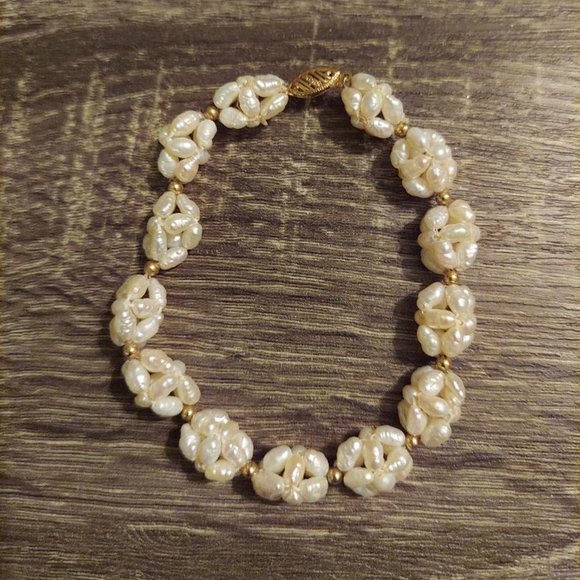 Pearl Jewelry Set - Picture 3 of 6